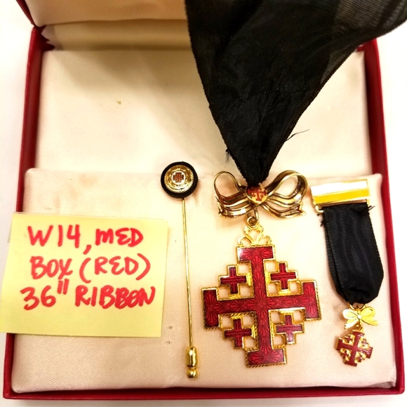 Lady of the Equestrian Order of the Holy Sepulchre of Jerusalem (LHS) medals set - Picture 4 of 16